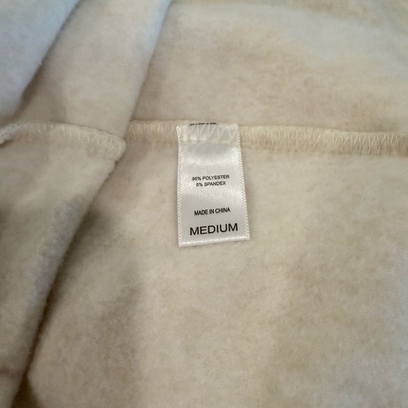 Muk Luks White Pajama / Sweats Set with Red Floral Design NWT - Picture 13 of 16